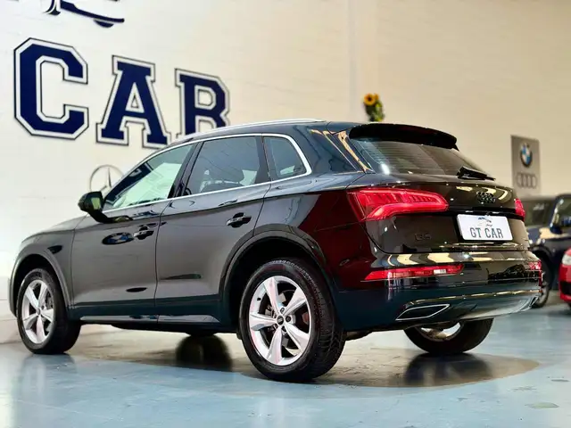 Audi Q5 view 6