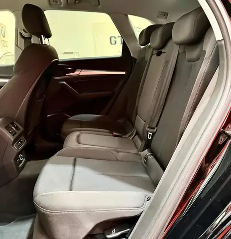 Audi Q5 view 14