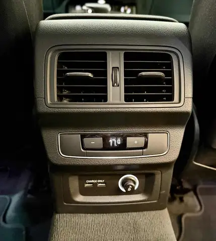 Audi Q5 view 18