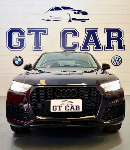 Audi Q5 view 2
