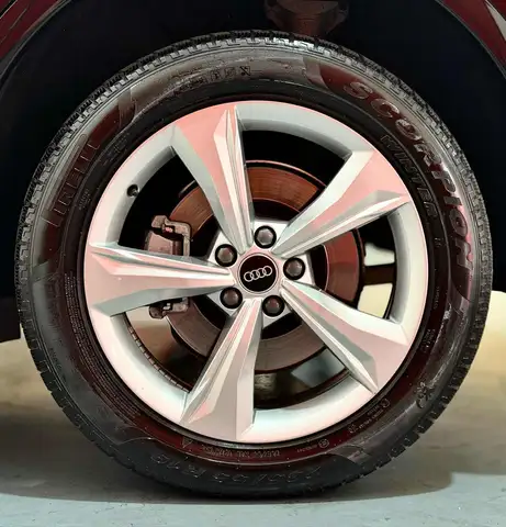 Audi Q5 view 21