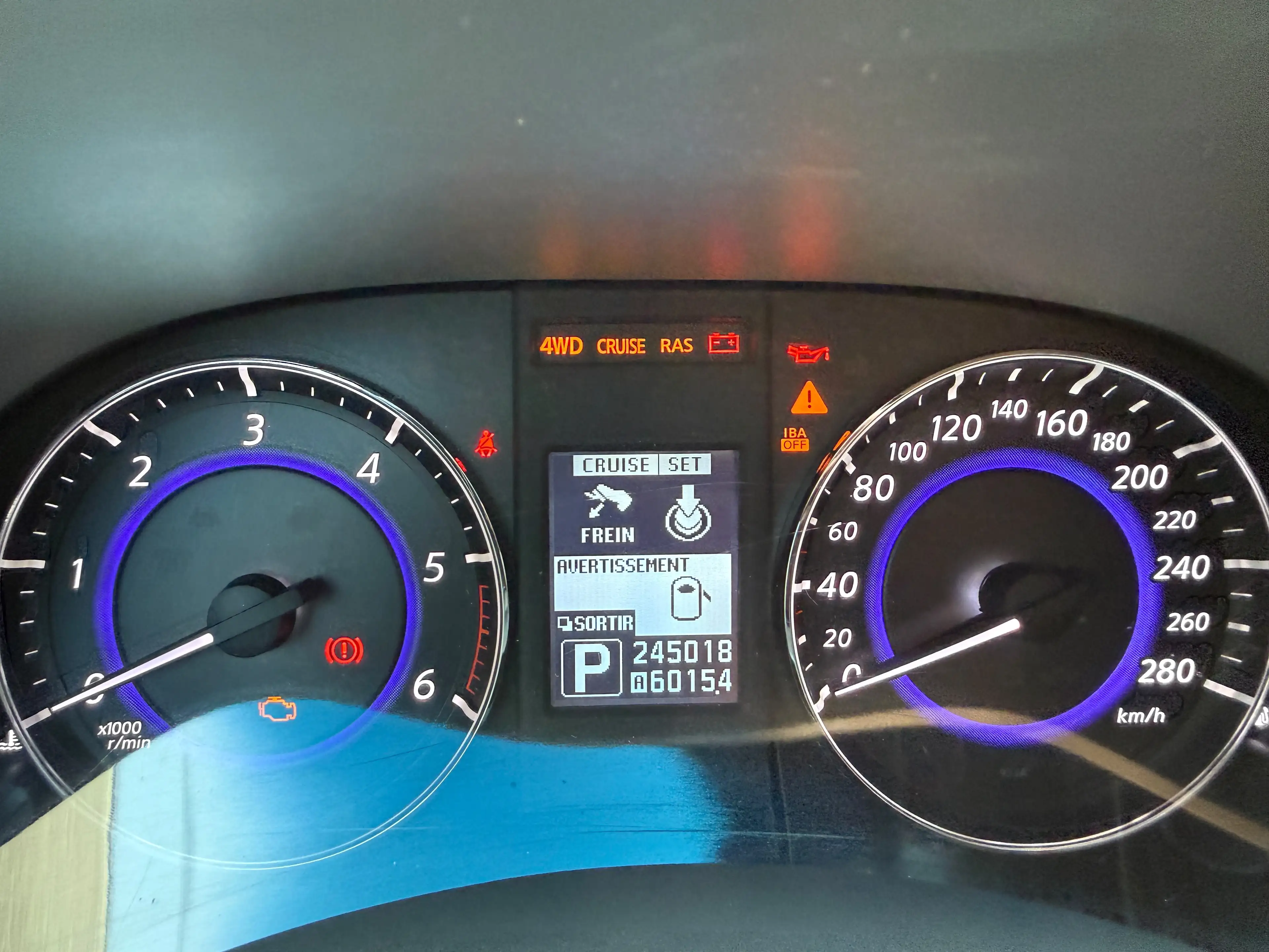 Infiniti QX70 QX70 3.0 D V6 S Premium — photo 15