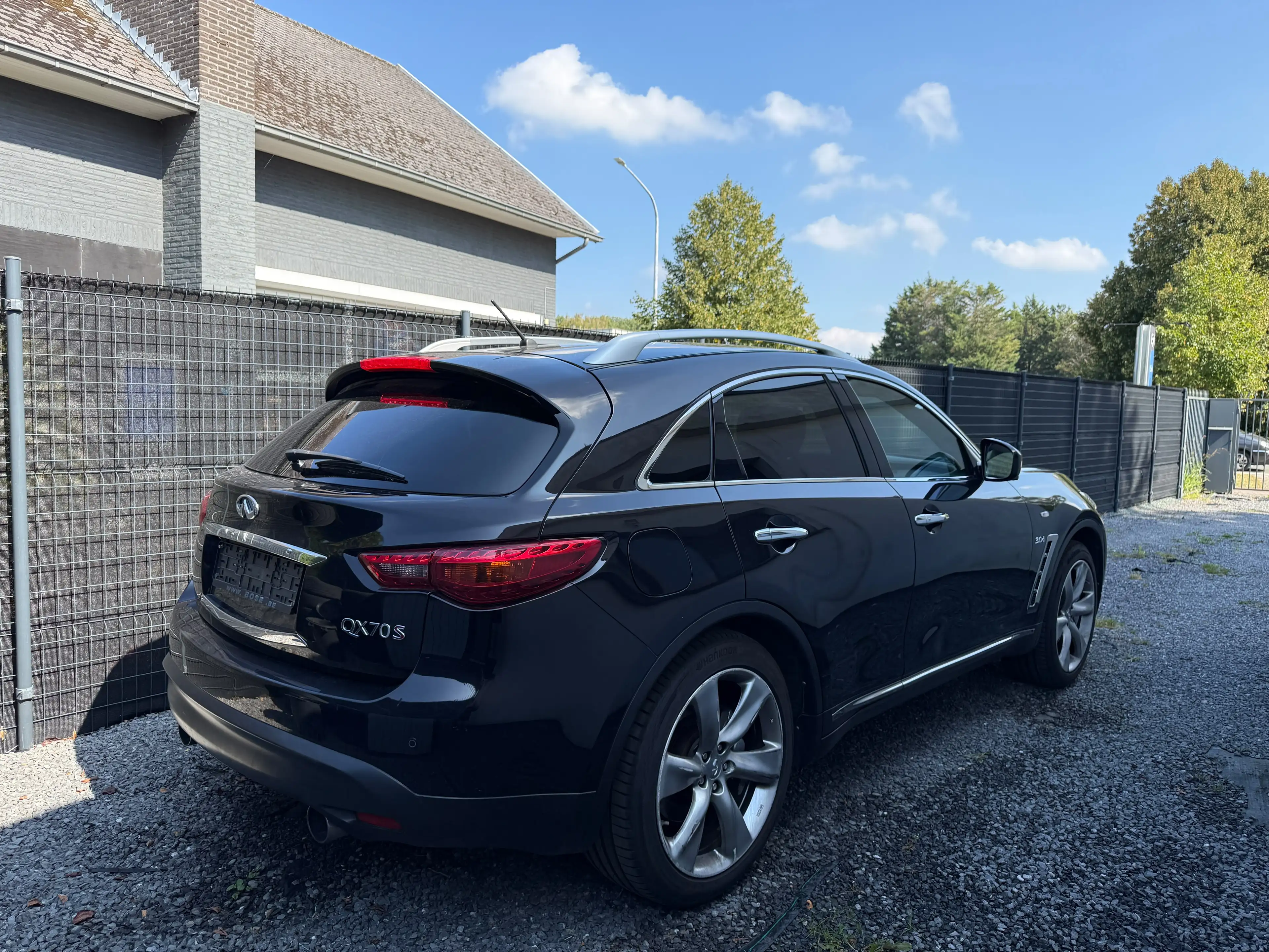 Infiniti QX70 QX70 3.0 D V6 S Premium — photo 6