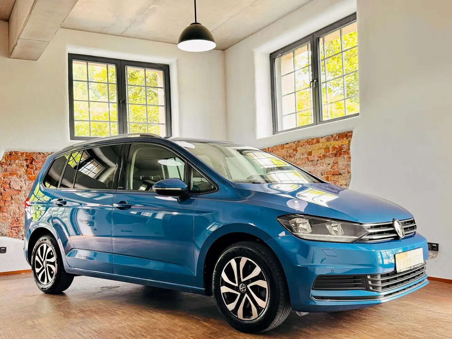 Volkswagen Touran 1.5 TSI Active DSG 7-Sitze Navi AppConn. Blau - 2