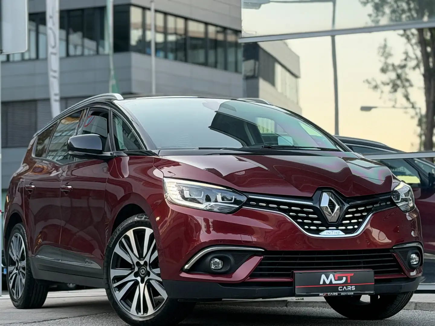 Renault Grand Scenic 1.7DCIAut. INITIALE 7-SITZER|KEYLESS|MASSAGE|PANO Rot - 2