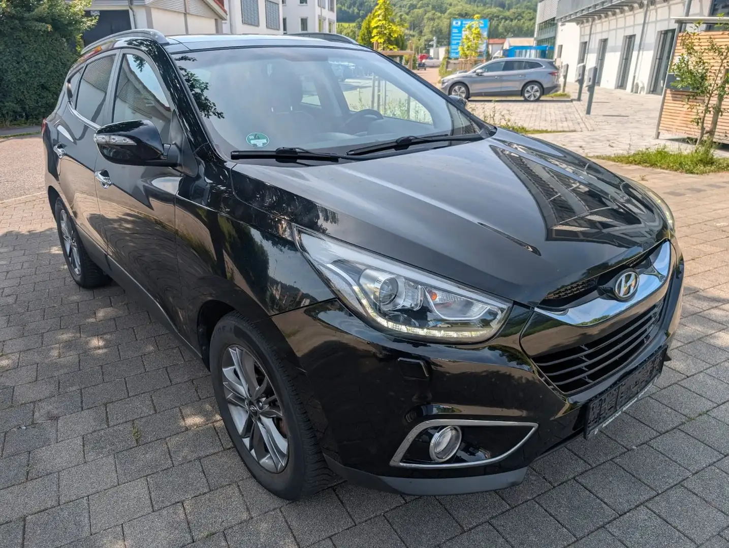 Hyundai iX35 Style Allrad/ Automatik/Xenon/Panorama Schwarz - 2