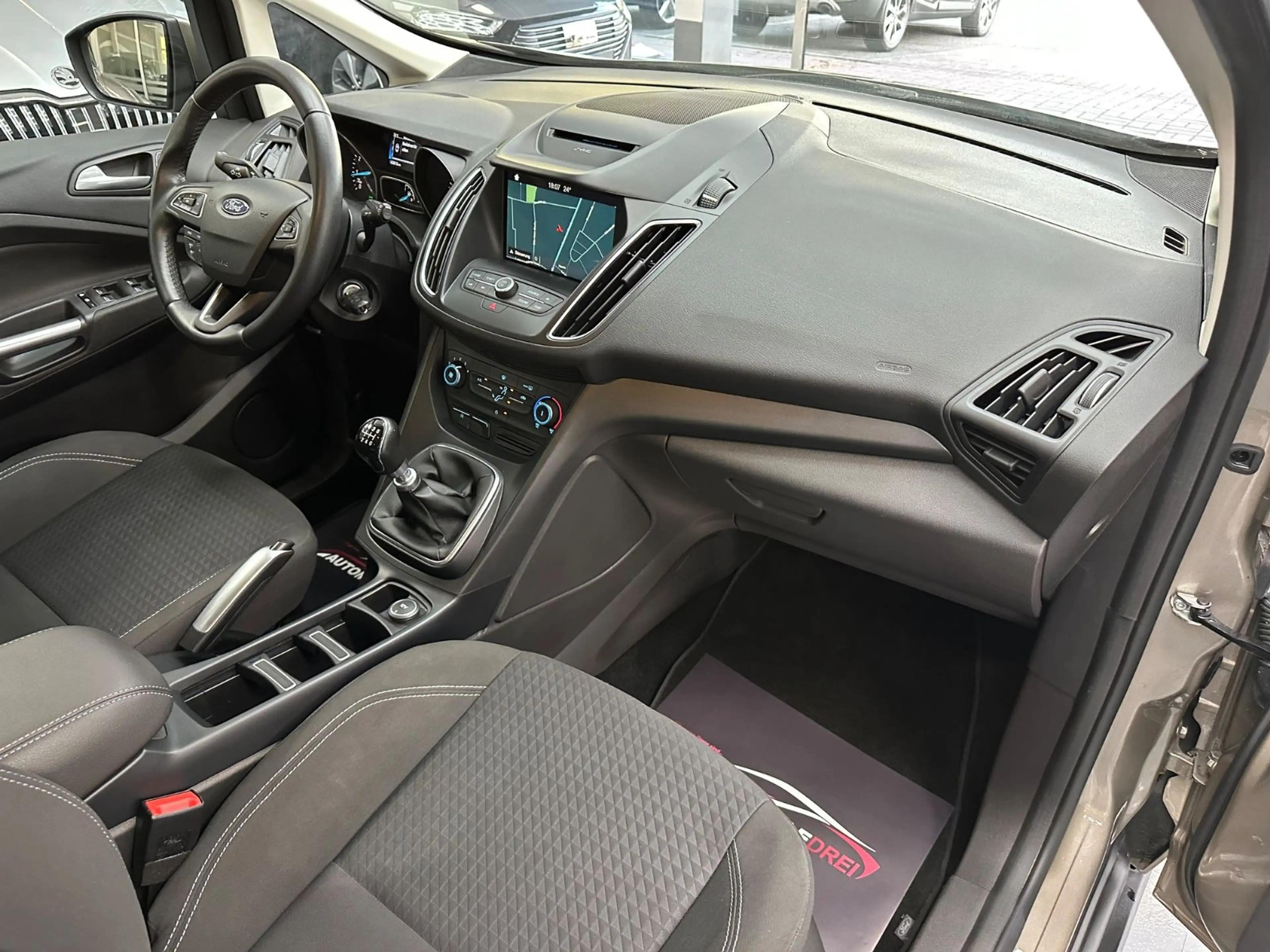 Ford Grand C-Max Grand C-MAX Cool & Connect 1.5 EcoBoost — photo 15