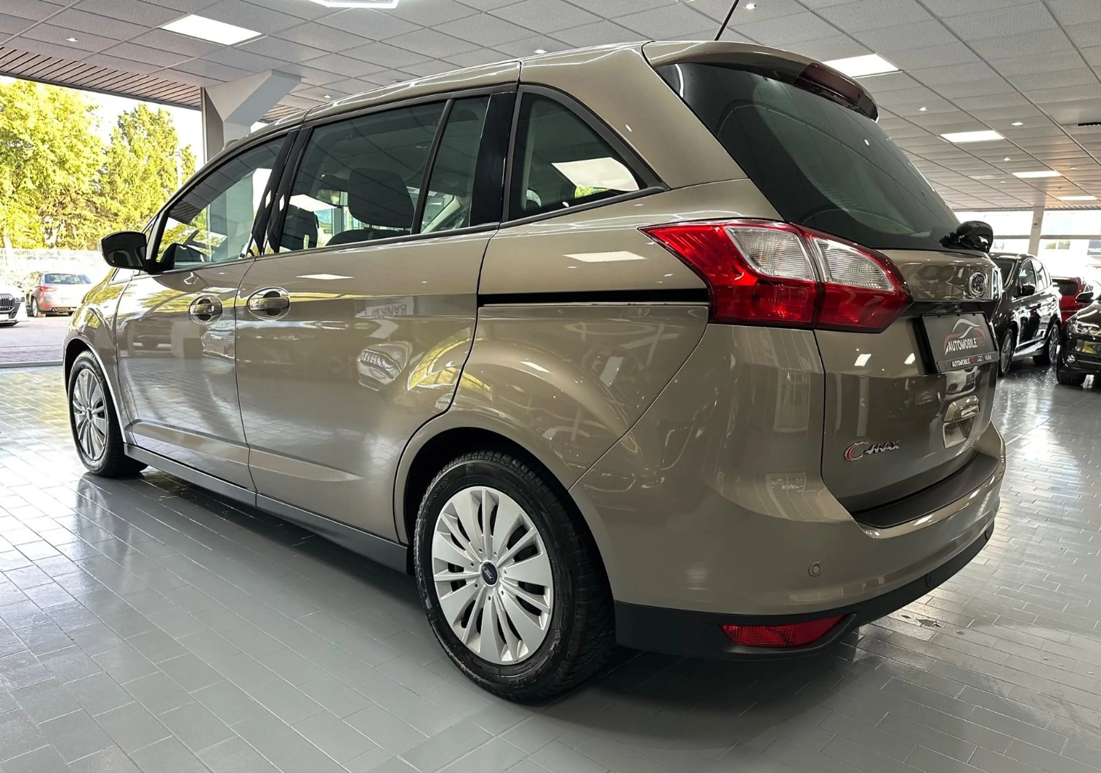 Ford Grand C-Max Grand C-MAX Cool & Connect 1.5 EcoBoost — photo 3