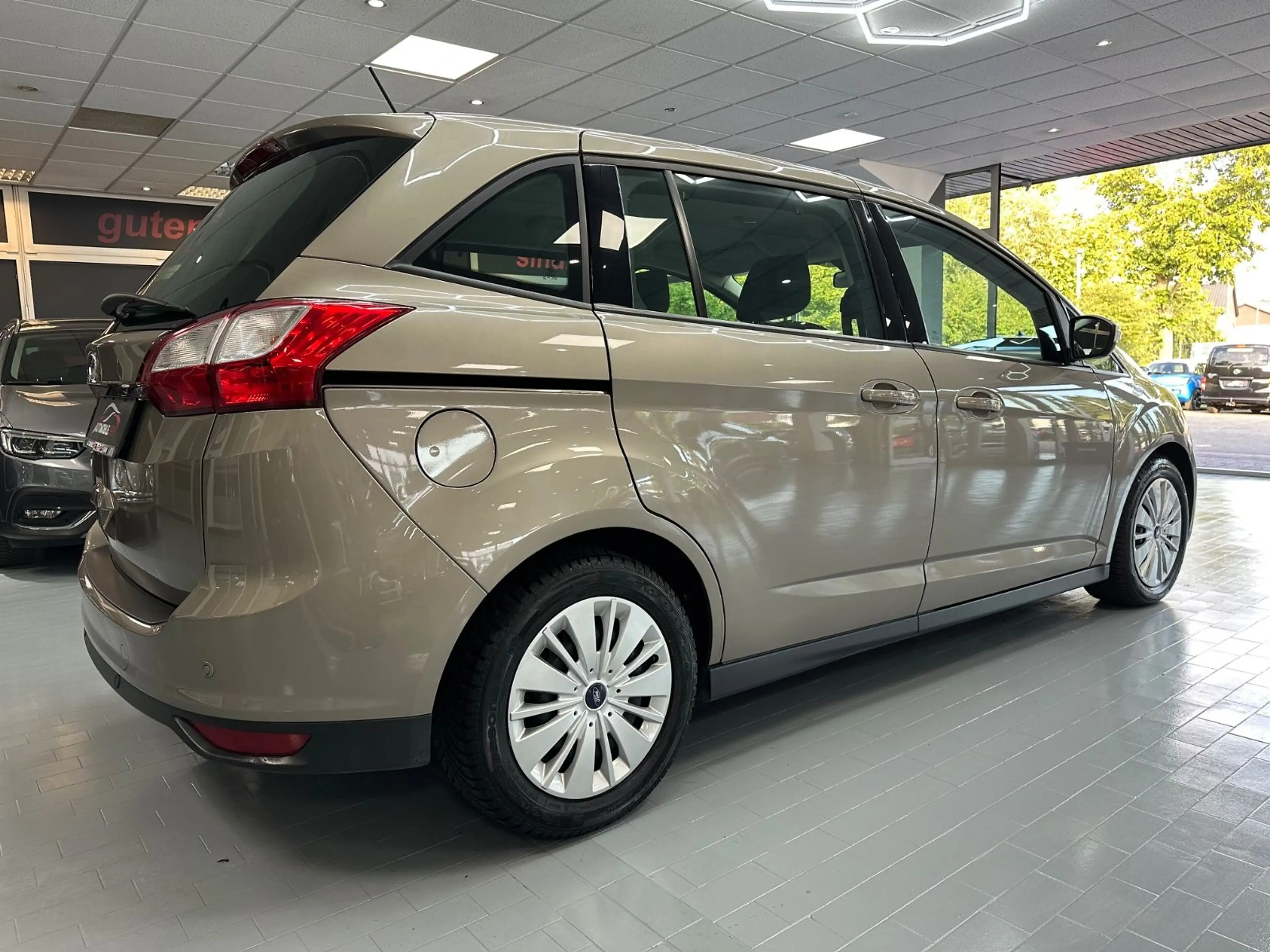 Ford Grand C-Max Grand C-MAX Cool & Connect 1.5 EcoBoost — photo 4