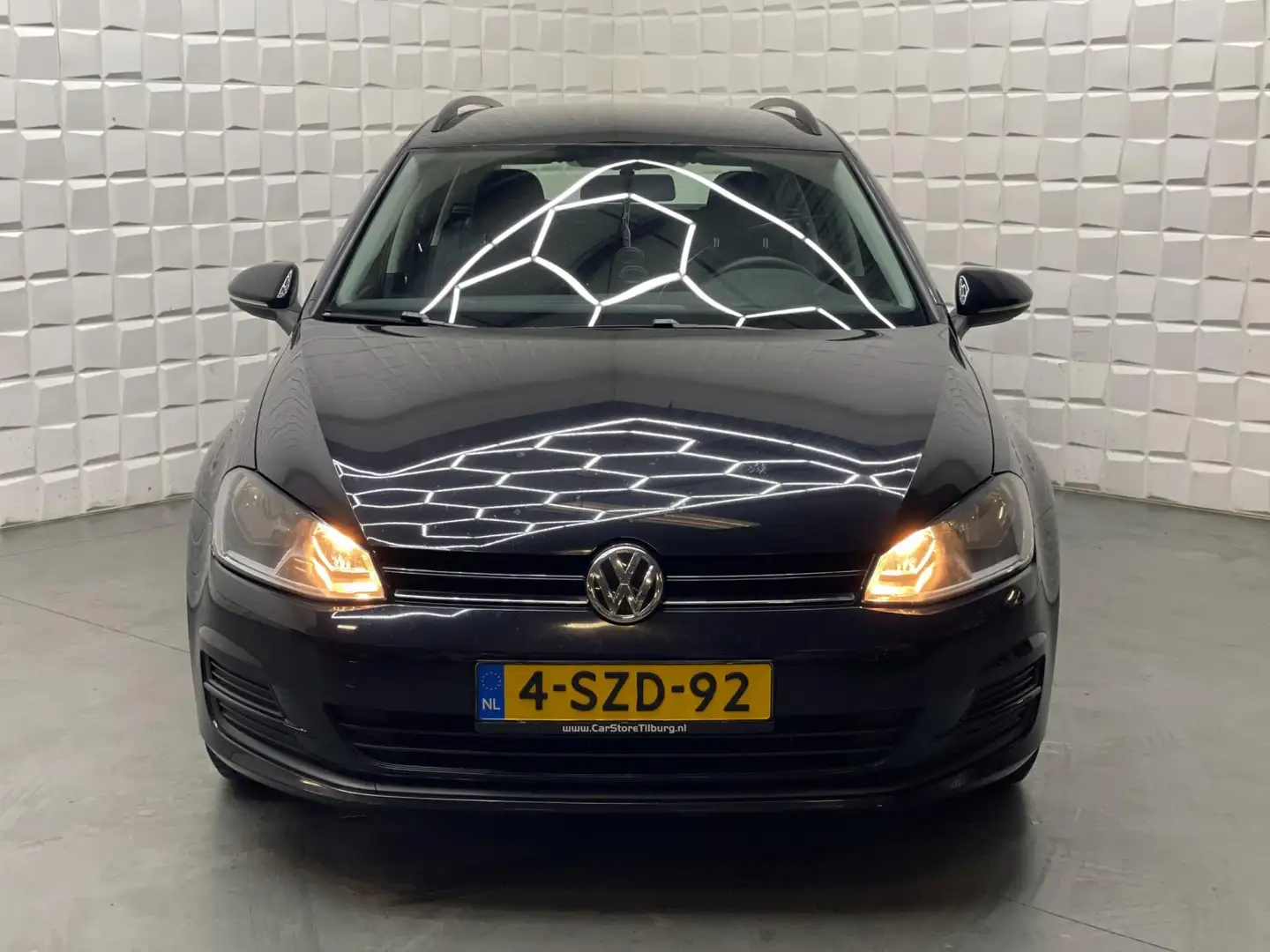 Volkswagen Golf Variant 1.2 TSI Trendline NAP Zwart - 2