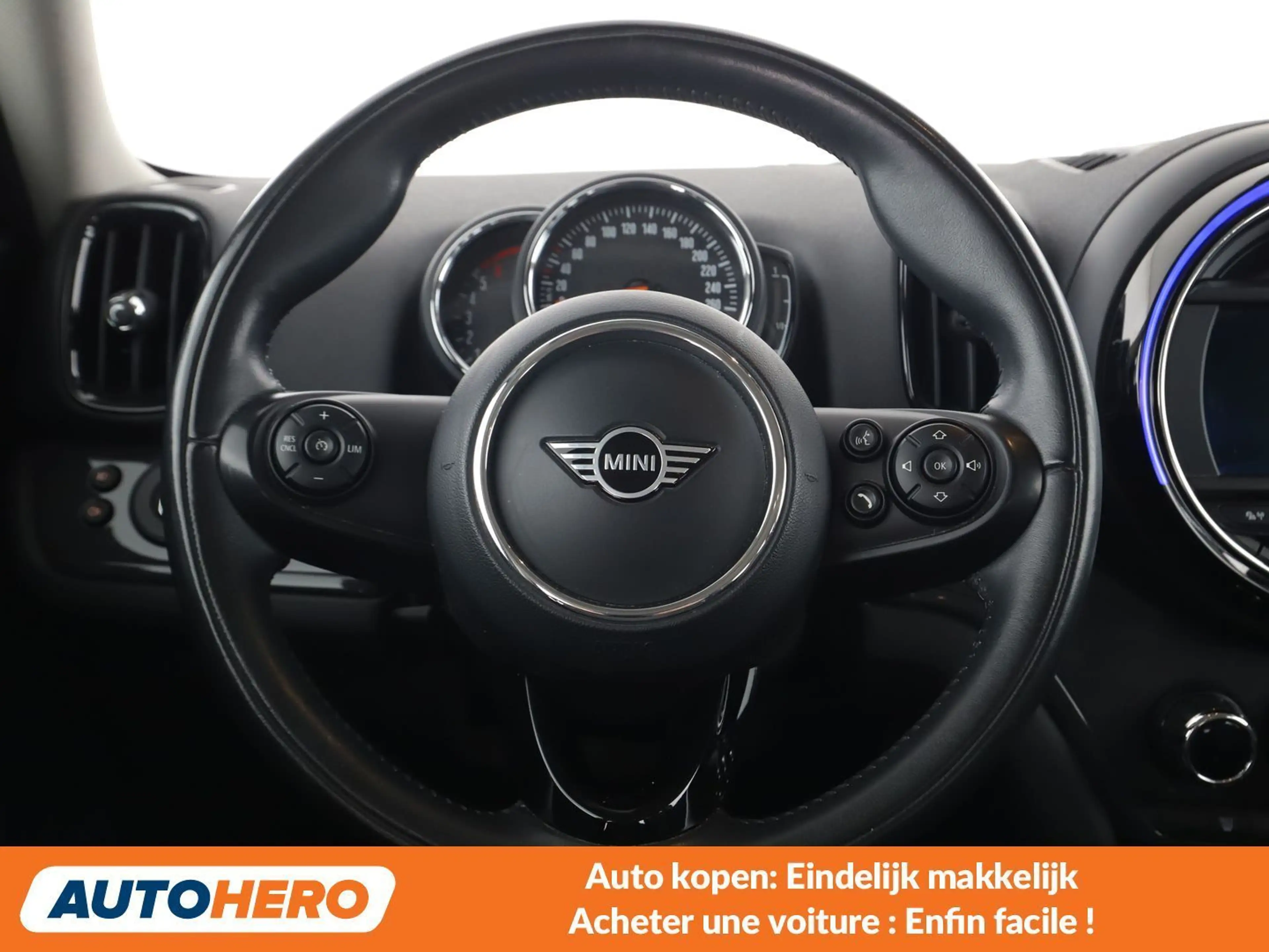 MINI One D Countryman One D — photo 5