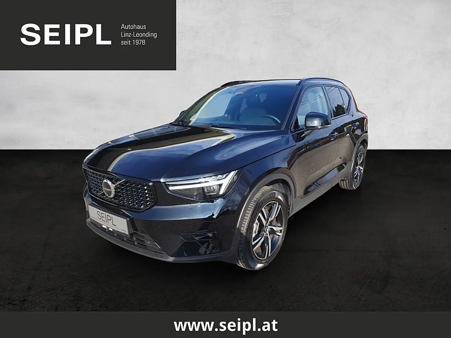 Volvo XC40 B3 Plus Dark Aut. Schwarz - 1