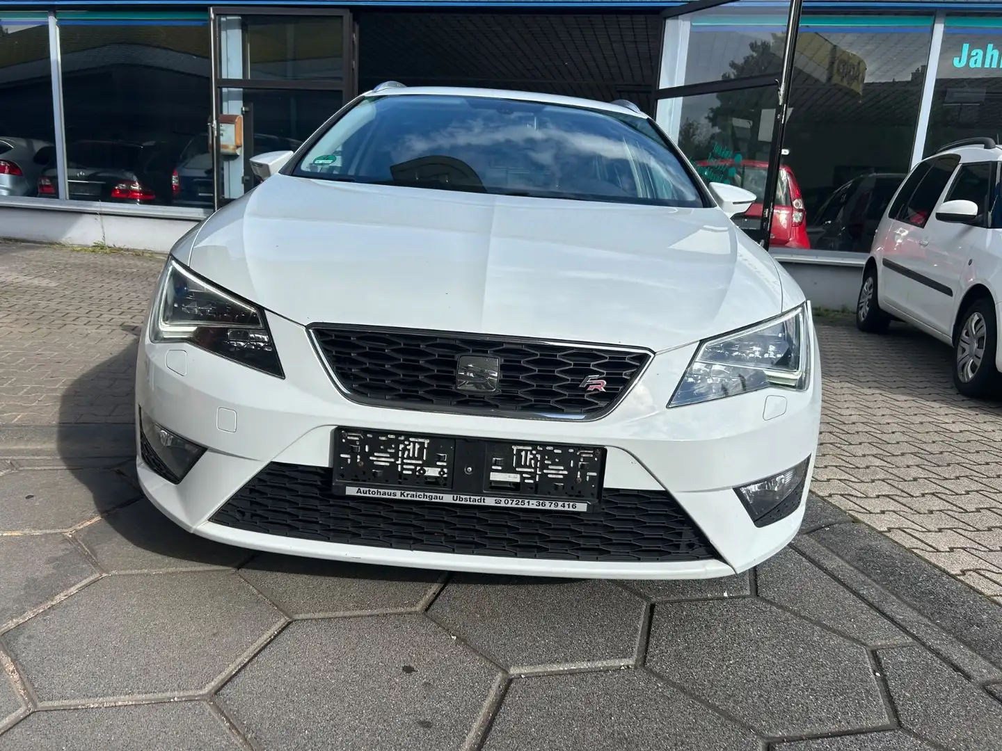 SEAT Leon ST FR DSG PDC LED Shz Navi Inkl. Garantie Blanc - 2