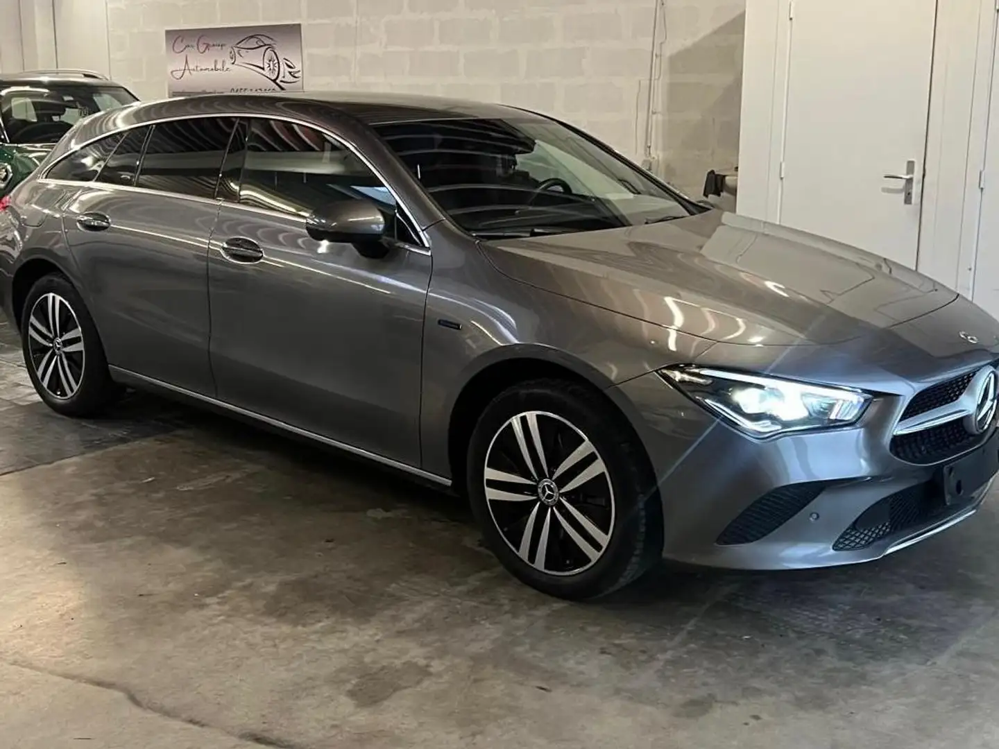 Mercedes-Benz CLA 250 SHOOTING BRAKE Business Solution *NAVI*CAMERA* Šedá - 2