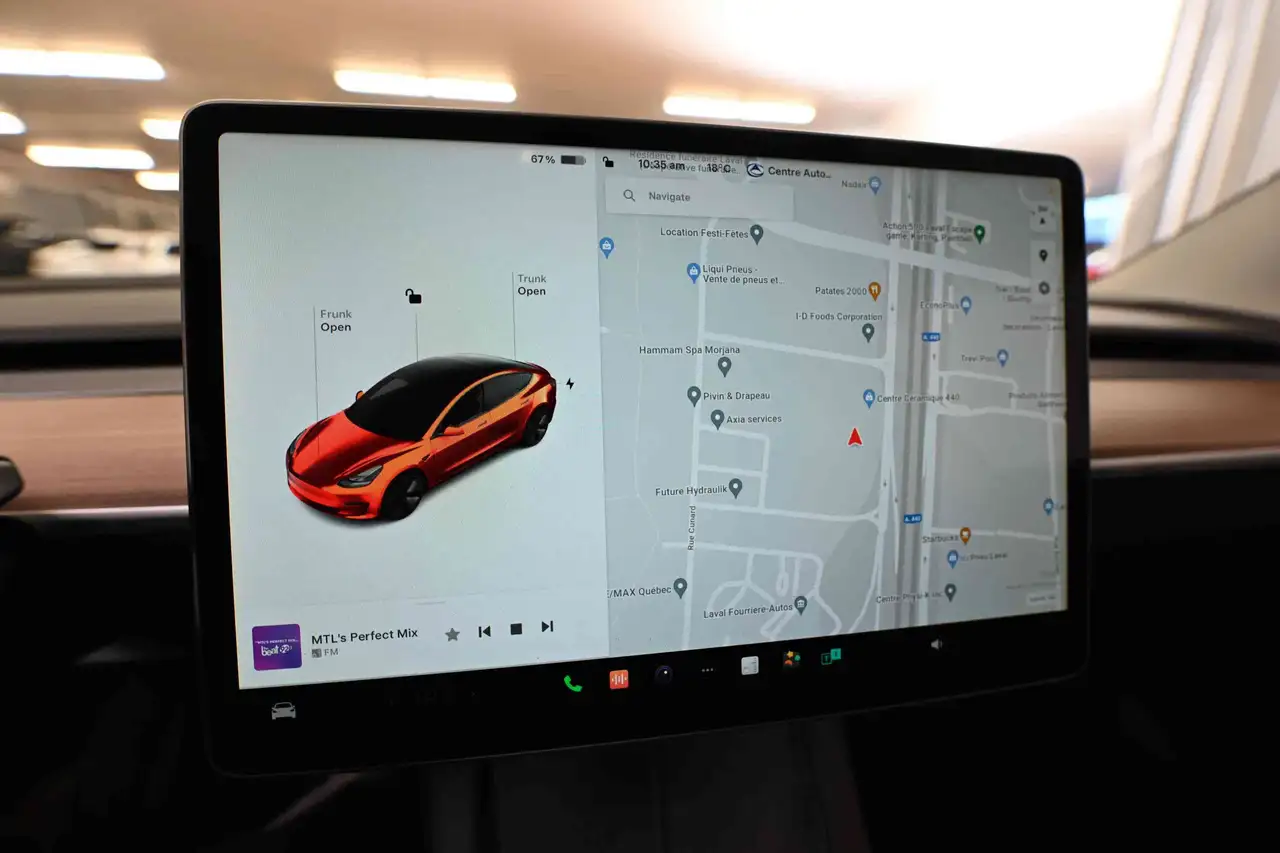 Tesla Model 3 снимка Tesla Model 3