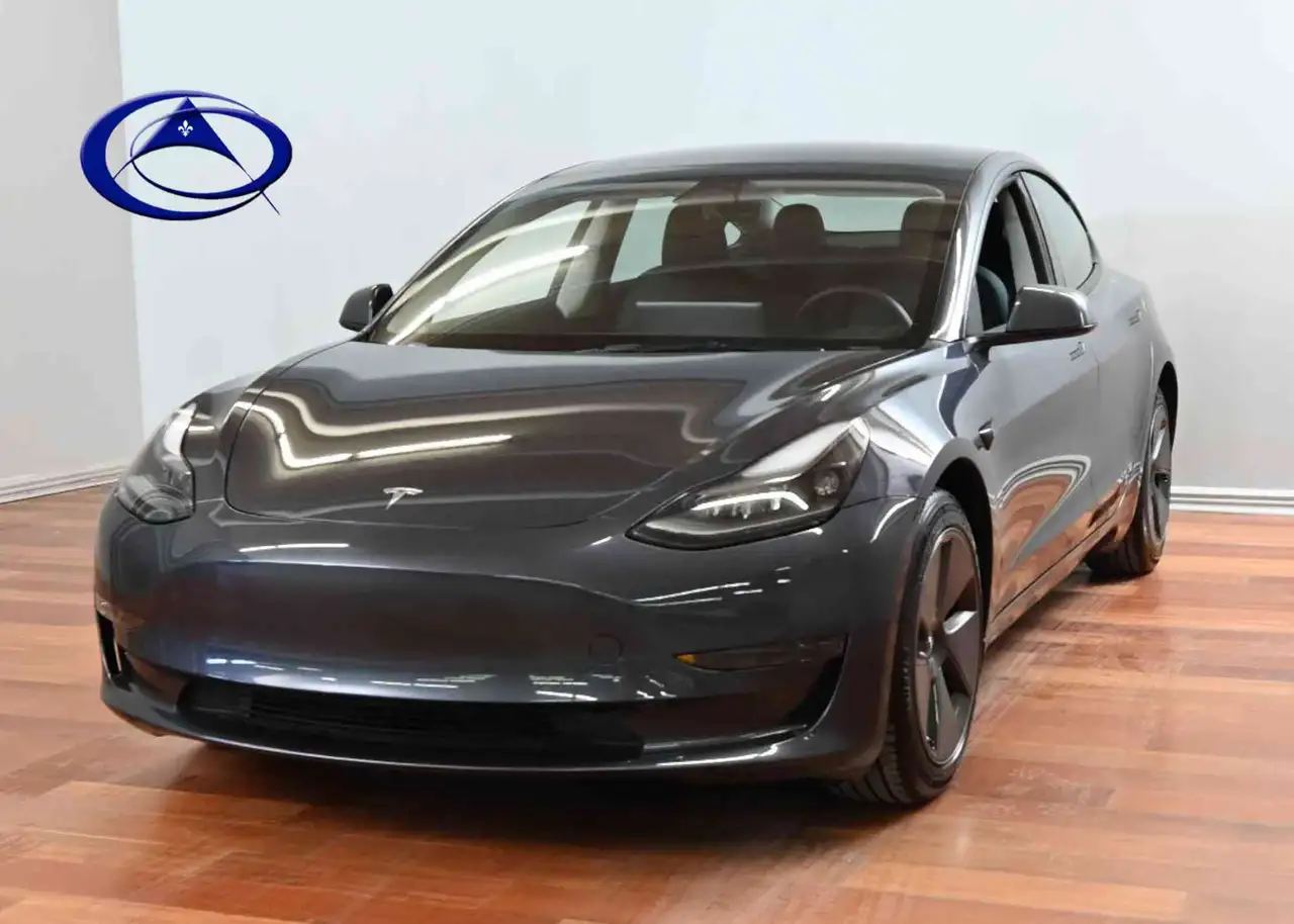 Tesla Model 3 снимка Tesla Model 3