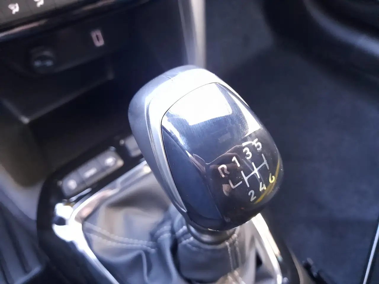 Opel Corsa F YES NAVI/APP~SHZ~LHZ~PDC~LED~DAB~ALU~GRA 25