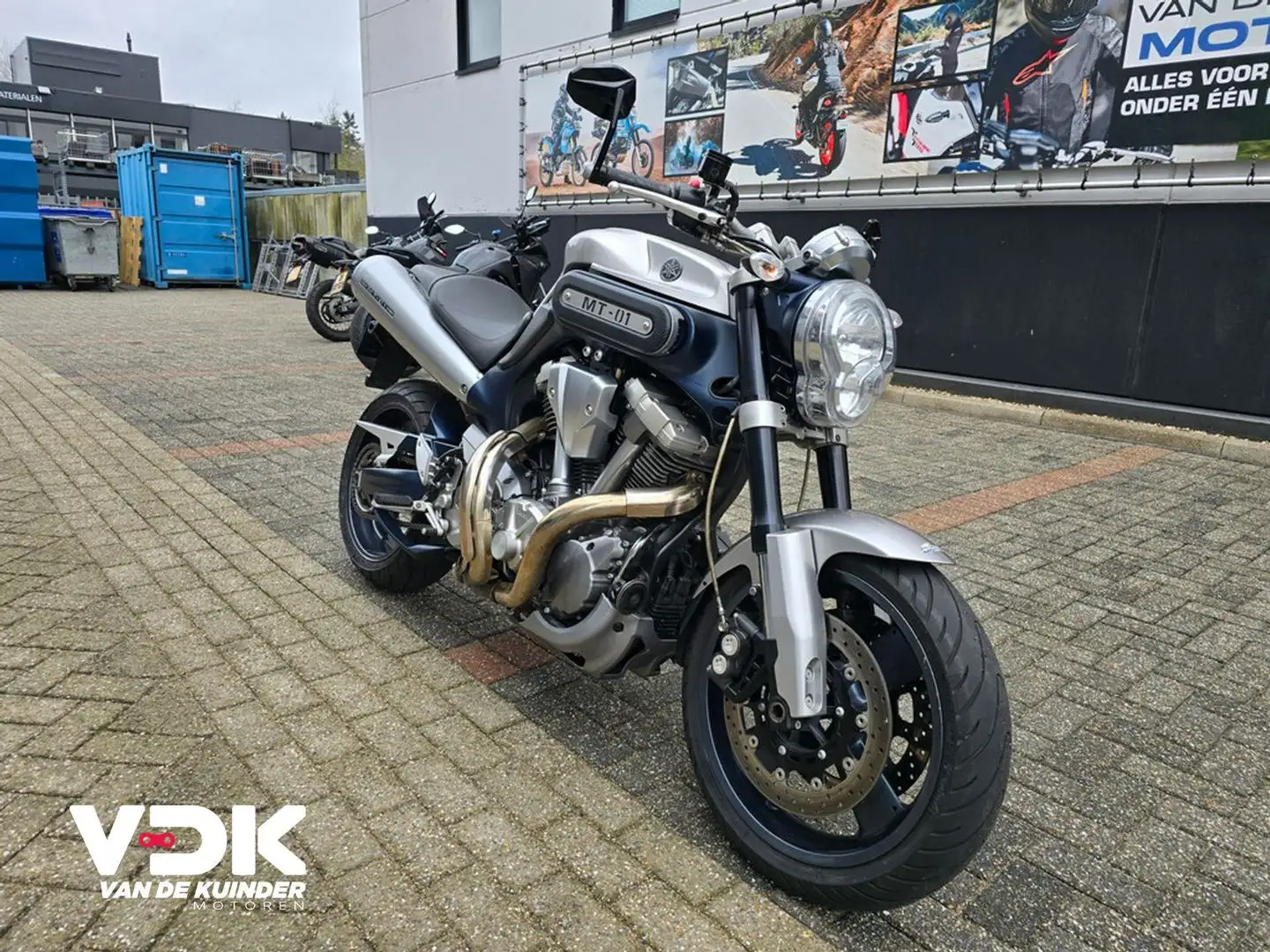 Yamaha MT-01 Gris - 2