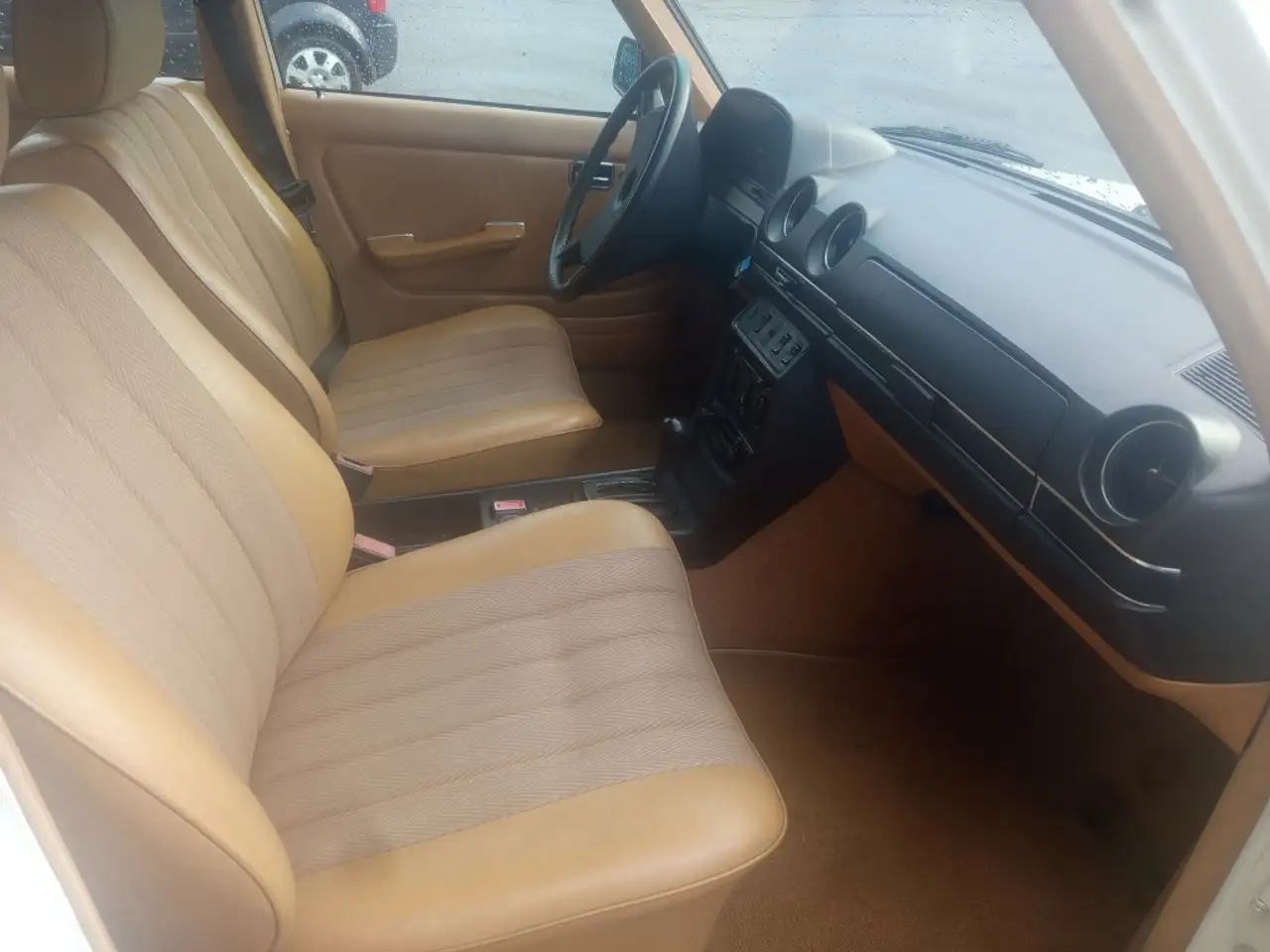 MERCEDES-BENZ Clase E (W123) Berlina Automático, foto 10