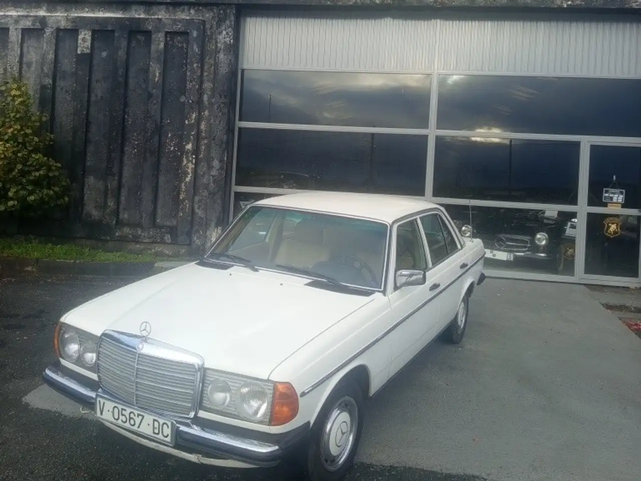 MERCEDES-BENZ Clase E (W123) Berlina Automático, foto 1