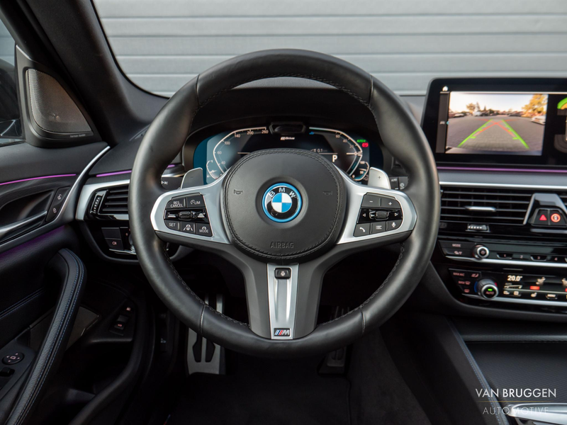 BMW 530 5-serie Touring 530e M-Sport Pano Laser HK-Audio H — photo 22