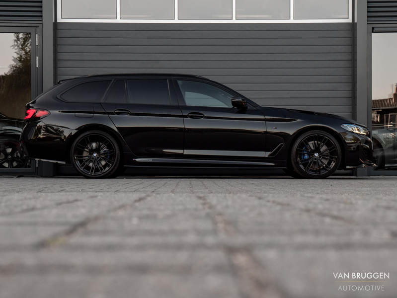 BMW 530 5-serie Touring 530e M-Sport Pano Laser HK-Audio H — photo 16