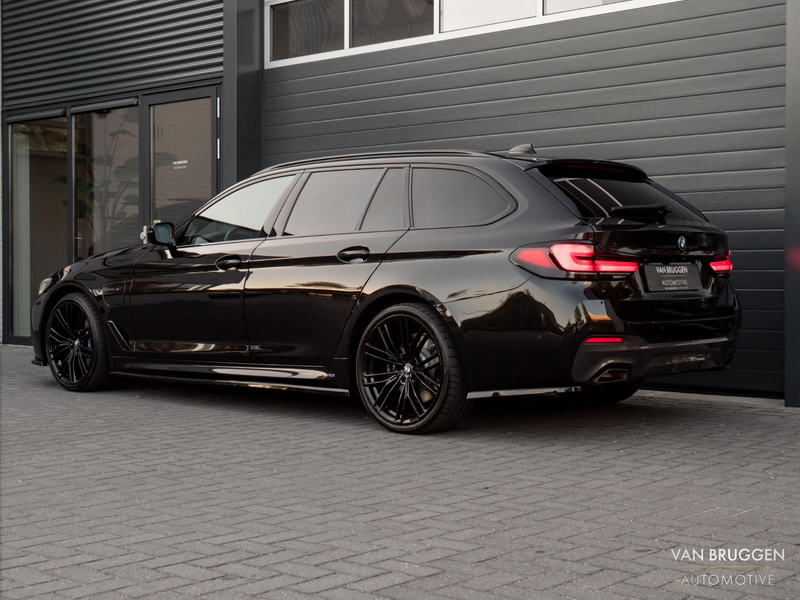 BMW 530 5-serie Touring 530e M-Sport Pano Laser HK-Audio H — photo 12