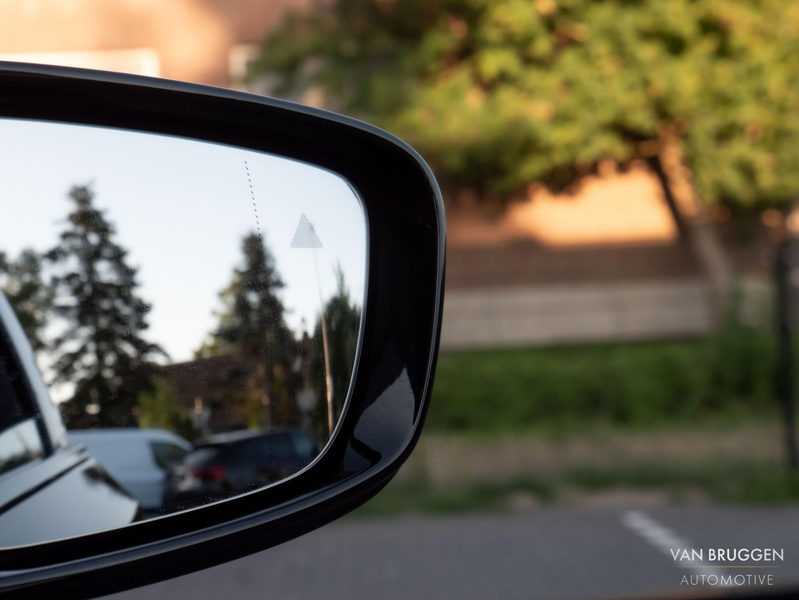 BMW 530 5-serie Touring 530e M-Sport Pano Laser HK-Audio H — photo 26