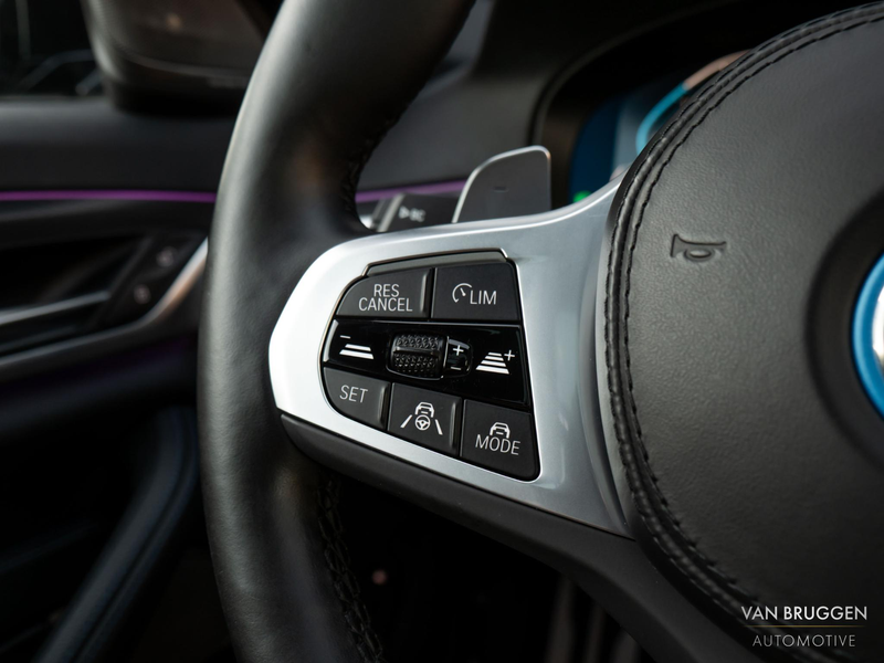 BMW 530 5-serie Touring 530e M-Sport Pano Laser HK-Audio H — photo 24