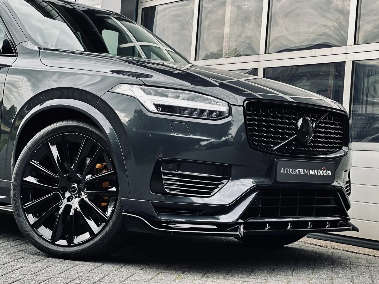Volvo XC90 2.0 T8 Recharge | AWD | Dark Label | Panoramadak | Grigio - 2
