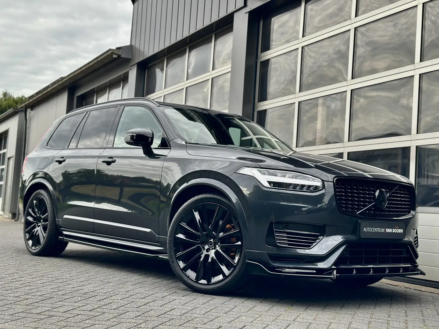 Volvo XC90 2.0 T8 Recharge | AWD | Dark Label | Panoramadak | Gris - 1