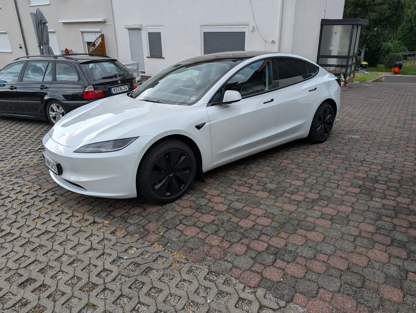Tesla Model 3 Model 3 Highland RWD mit AHK Weiß - 2