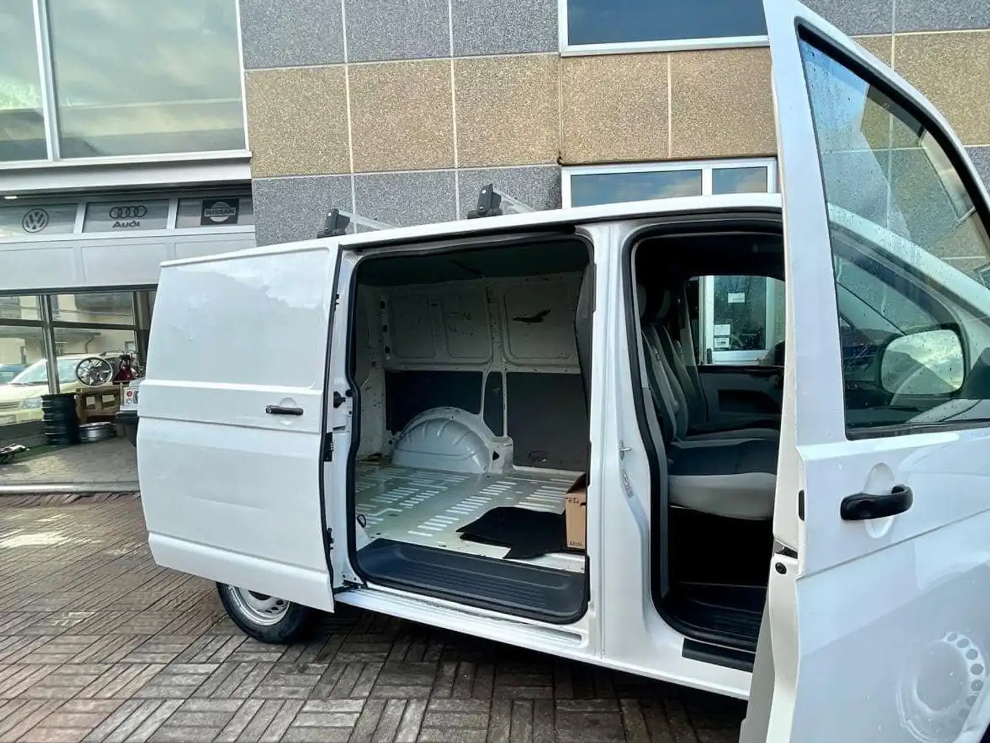 Volkswagen T5 Transporter 2.0 TDI 10quintali Bianco - 2