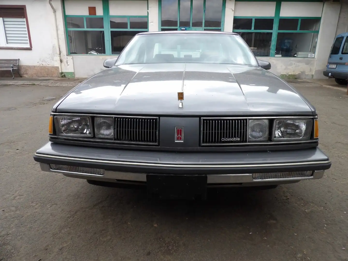 Oldsmobile Delta 88 guter Zustand rostfrei Grau - 2
