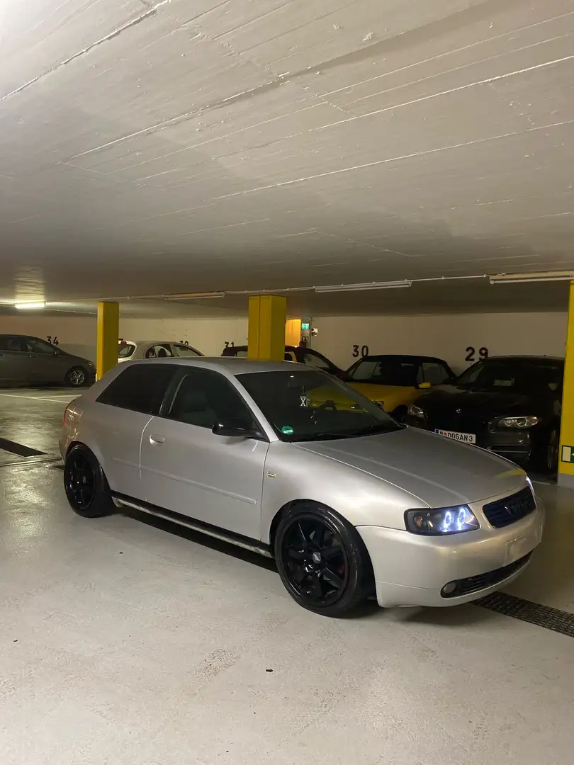 Audi A3 1,8 T Ambition Silber - 1