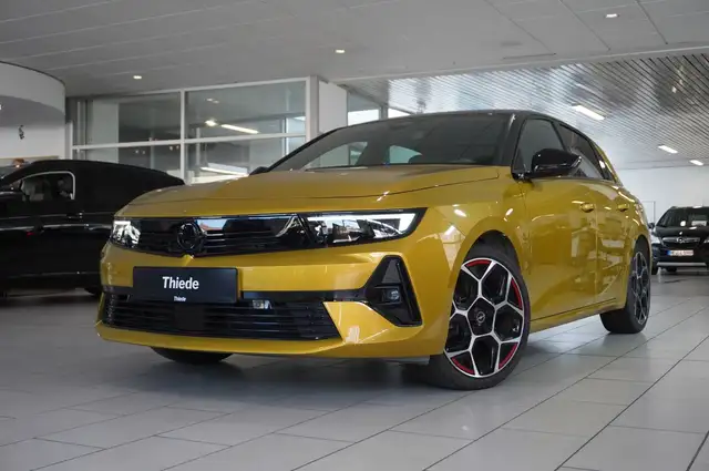 Opel Astra view 4