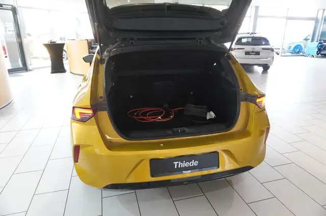 Opel Astra view 13