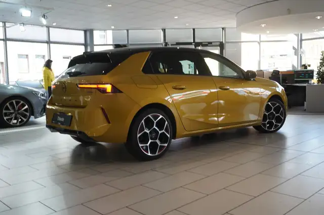 Opel Astra view 9