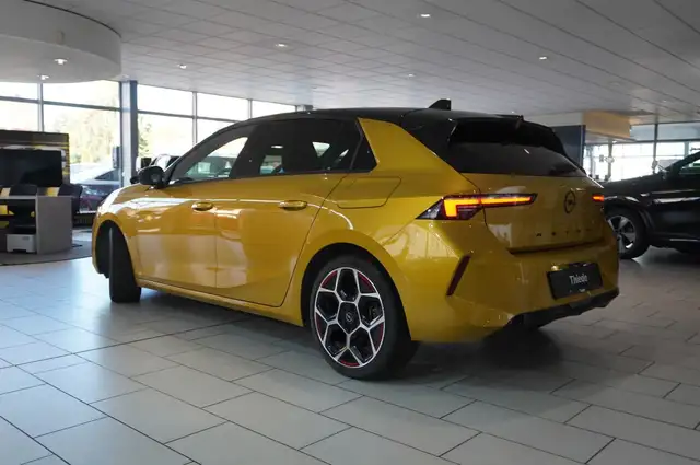 Opel Astra view 12