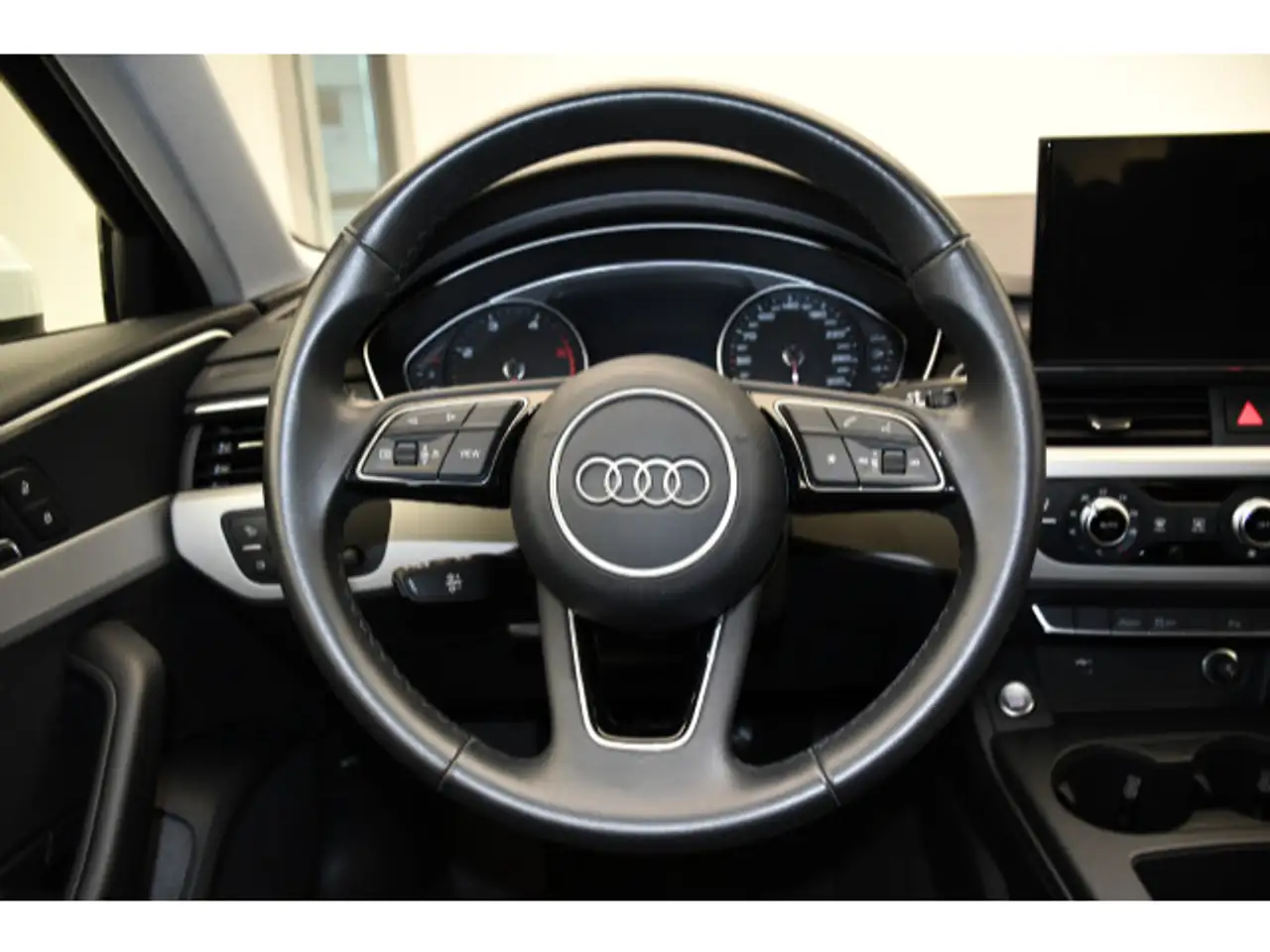 Audi A4 30 TDI S-tronic Einparkhi/LED, миниатюра 5