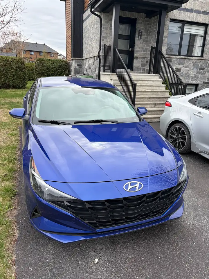 Hyundai ELANTRA photo Hyundai ELANTRA