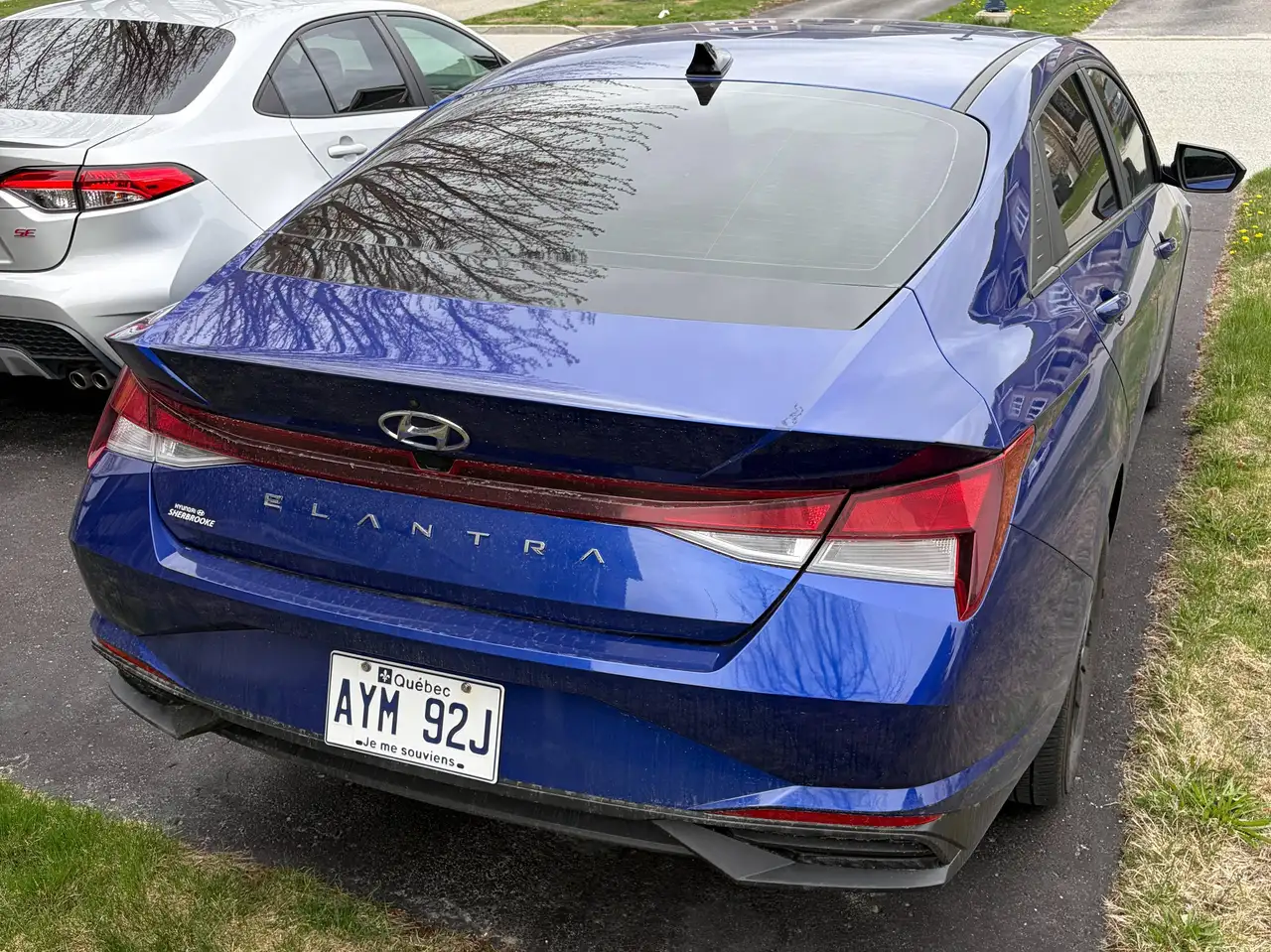 Hyundai ELANTRA photo Hyundai ELANTRA