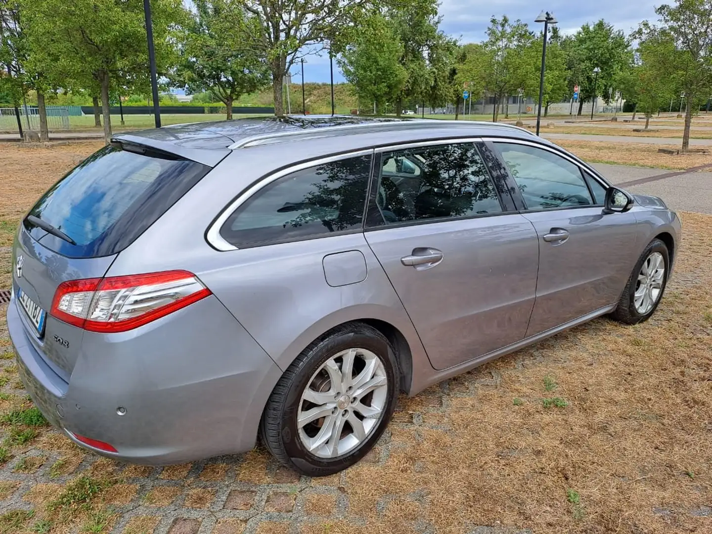 Peugeot 508 508 SW SW 2.0 hdi Allure navi 163cv auto my15 Ezüst - 2