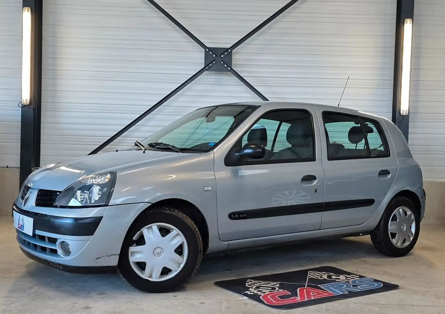 Renault Clio 1.4 Authentique Confort Gris - 1