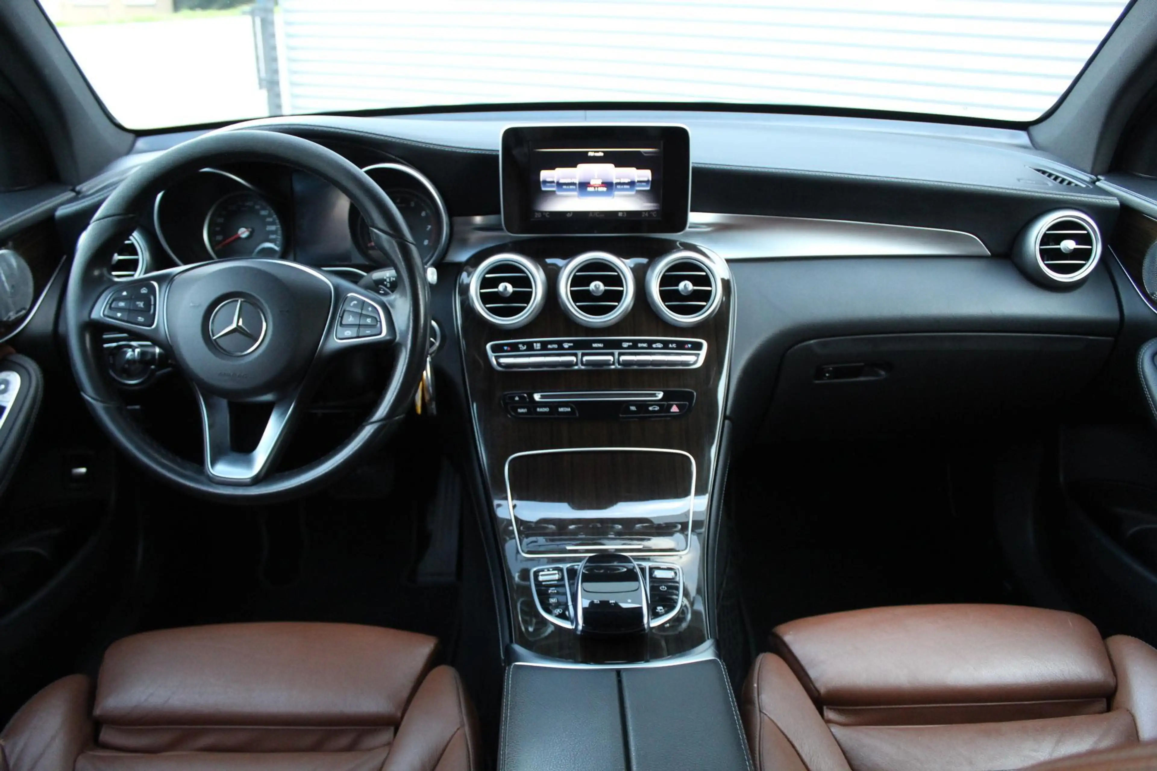 Mercedes-Benz GLC 250 4MATIC Ambition — photo 10