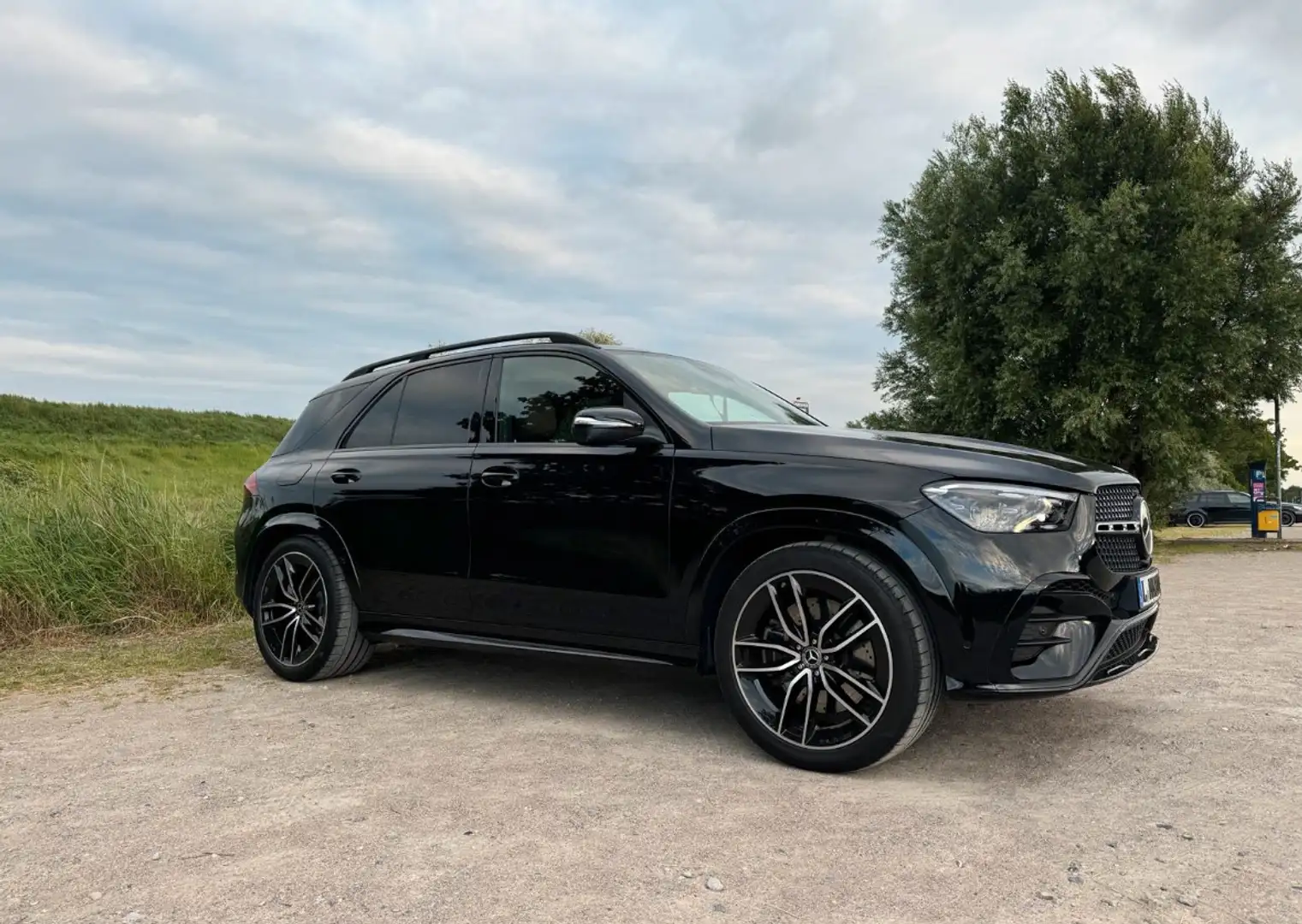 Mercedes-Benz GLE 450 GLE 450 d 4Matic 9G AMG Line PANO StHz MULTIBEAM Schwarz - 2