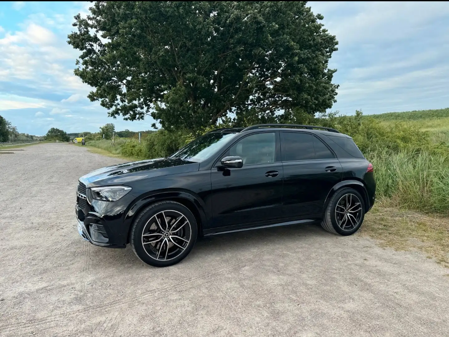 Mercedes-Benz GLE 450 GLE 450 d 4Matic 9G AMG Line PANO StHz MULTIBEAM Schwarz - 1