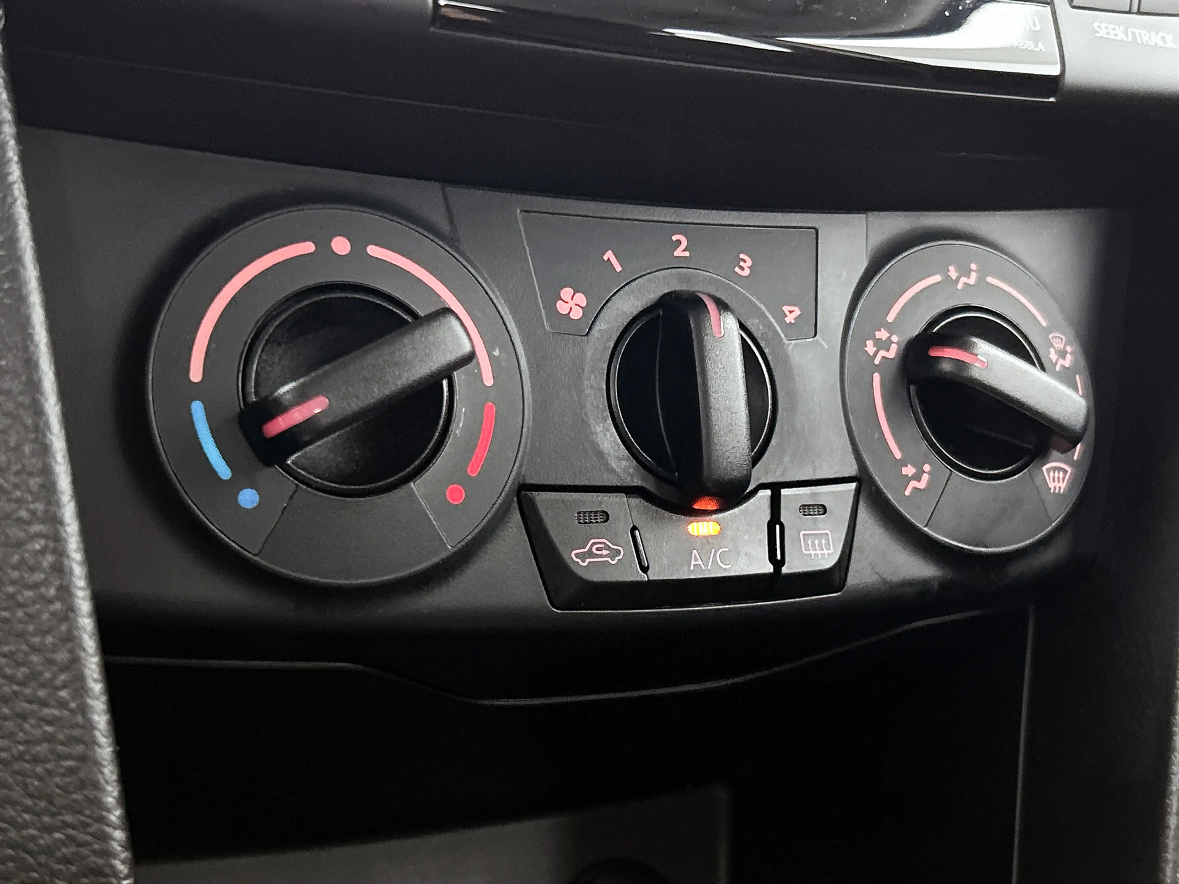 Suzuki Swift 1.2 Comfort — photo 8