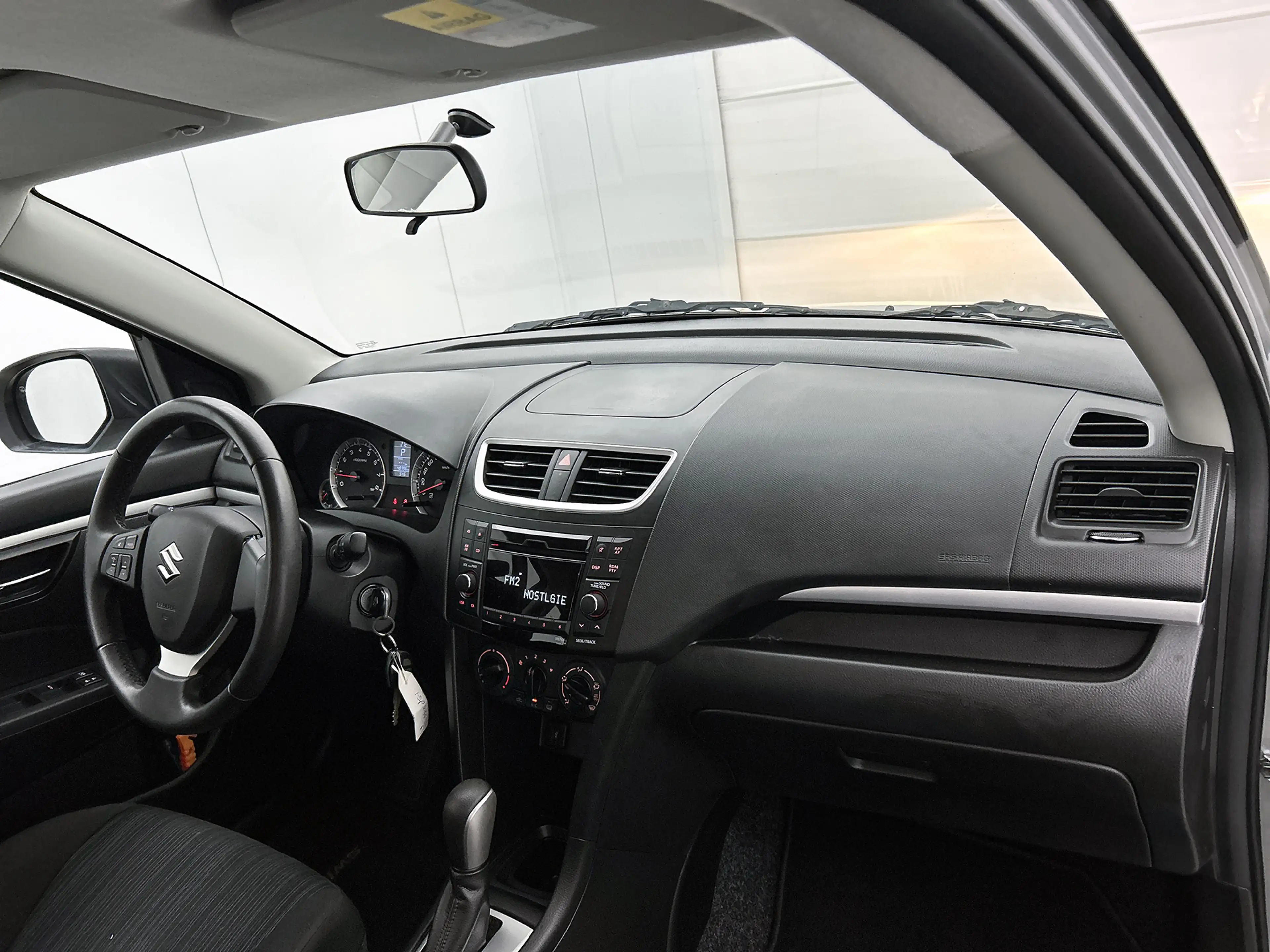Suzuki Swift 1.2 Comfort — photo 6