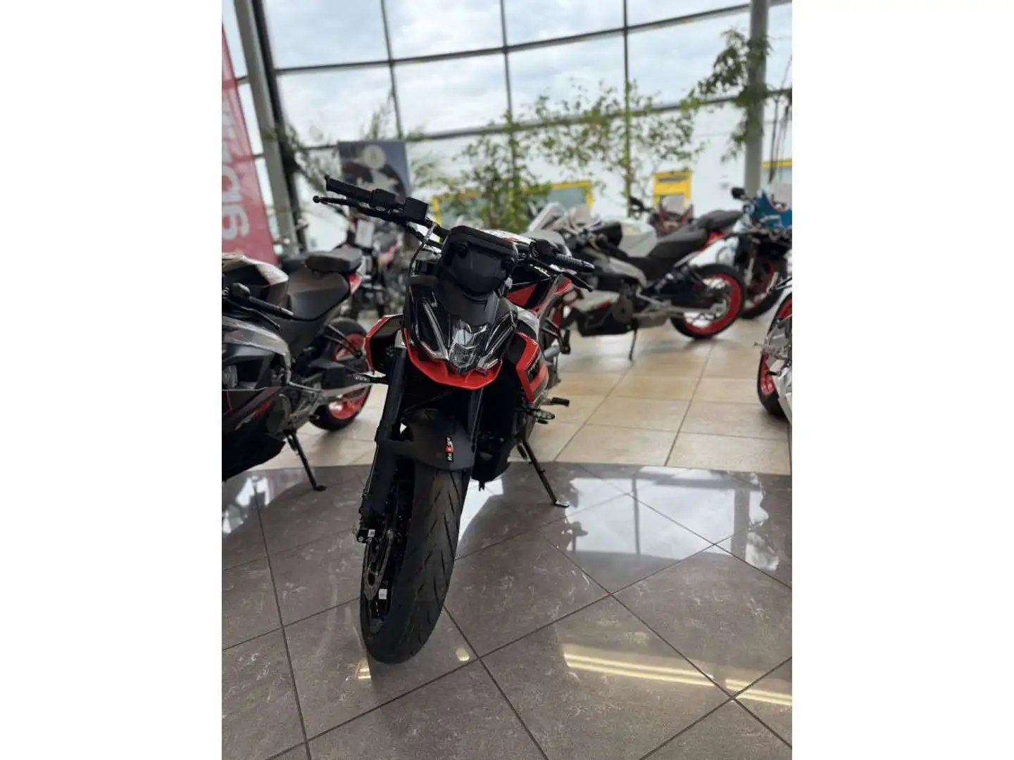 Aprilia Tuono 457 Noir - 1